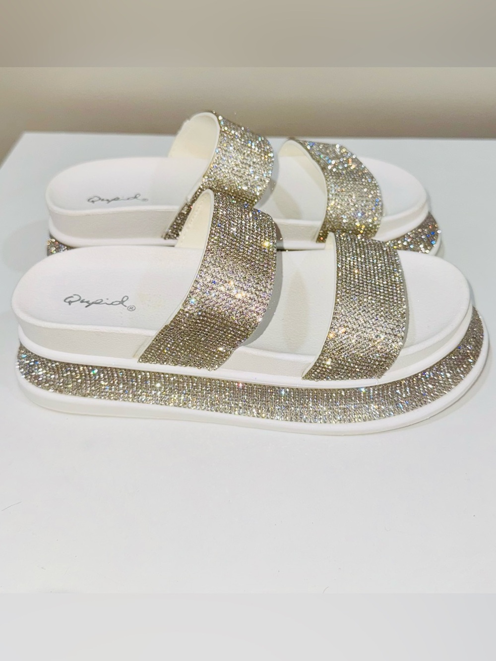 Qupid Women’s Rhinestone Platform Slide Sandals White Size 6 New